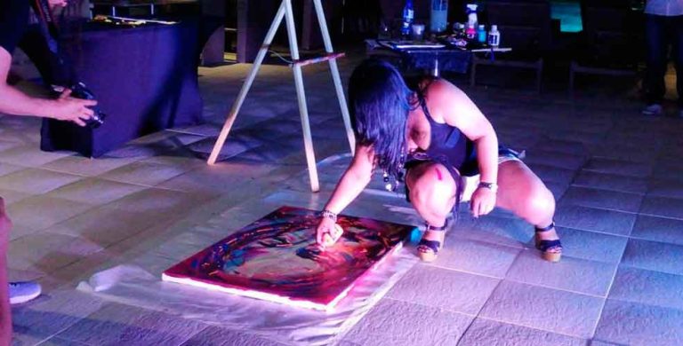 diana francia pintura en vivo dripping art 1
